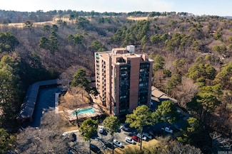 1 Treetops Ln, Little Rock, AR 72202