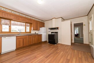274 Upper Main St, Morrisville, VT 05661