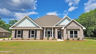 112 Firefly Dr, Lucedale, MS 39452
