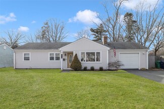 59 Claypool Dr, Warwick, RI 02886