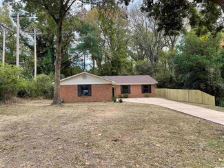 813 N Market St, Benton, AR 72015