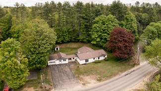 48 Oxford St, South Paris, ME 04281