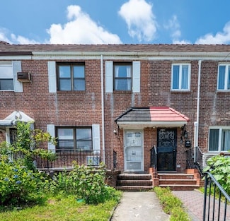 70-40 Utopia Pkwy, Flushing, NY 11365