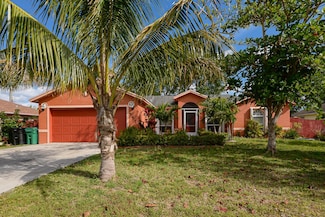 557 SW Baoy Ave, Port Saint Lucie, FL 34953