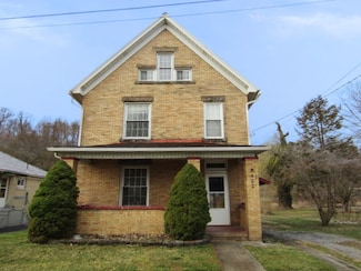 422 Beaver St, Wampum, PA 16157