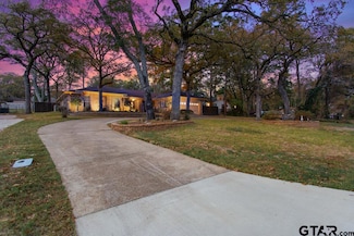 412 Hideaway Ln E, Hideaway, TX 75771