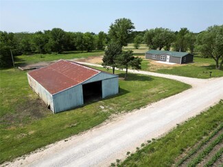 52331 Bluebird Ln, Vandalia, MO 63382