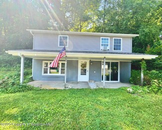 345 Icehouse Ln, Saylorsburg, PA 18353