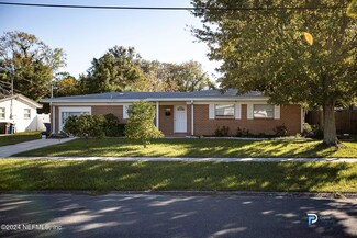 6306 Lenczyk Dr, Jacksonville, FL 32277