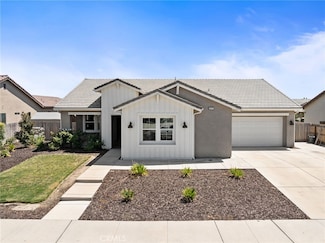 2070 Solig Ave, Kingsburg, CA 93631