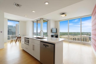 300 Bowie St Unit 2303, Austin, TX 78703