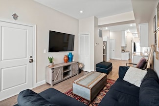 91 Chelsea St Unit 1, Boston, MA 02128