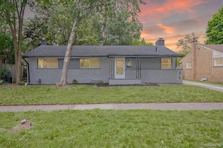 32431 Halmich Dr, Warren, MI 48092