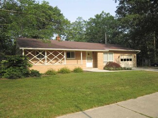 820 Rose St, Traverse City, MI 49686