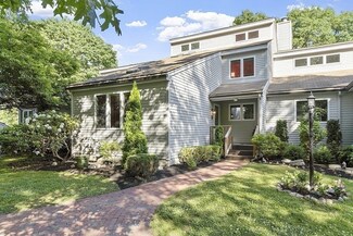 33 Monadnock Dr, Westford, MA 01886