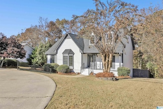 652 Oak Dr E, Trussville, AL 35173