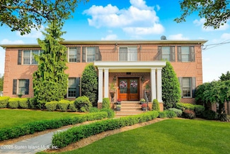 274 S Railroad St, Staten Island, NY 10312