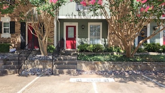 125 Surrey Ln, Euless, TX 76039