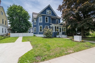 61 Fairfield Ave, Holyoke, MA 01040