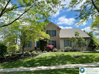 7212 Periwinkle Dr, MacUngie, PA 18062