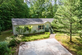 2922 E D Ave, Kalamazoo, MI 49009