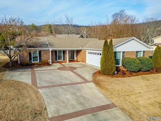1603 Willowbrook Dr SE, Huntsville, AL 35802