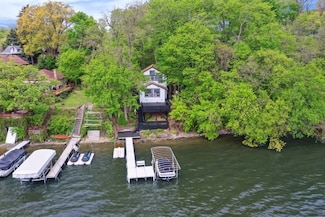 135 Cora Ave, Fox Lake, IL 60020