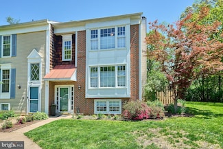 5536 Starboard Ct, Fairfax, VA 22032