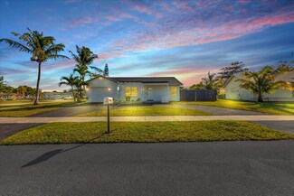 912 Cardinal Place, Homestead, FL 33035