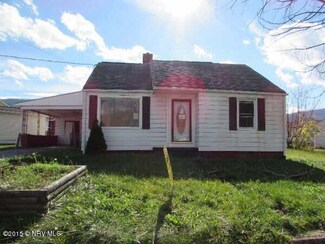 610 Woodland Rd, Rich Creek, VA 24147