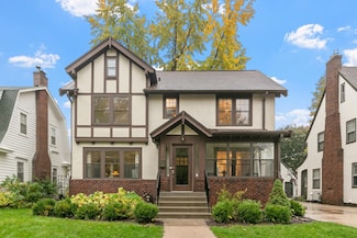 2238 Riverwood Place, Saint Paul, MN 55104