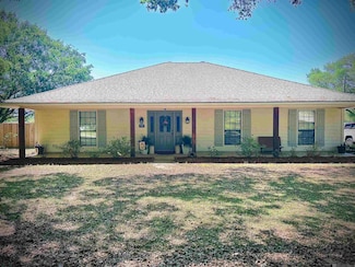 5665 Fennwood Dr, Zachary, LA 70791