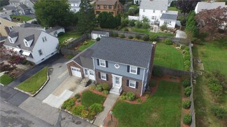 44 Burnett St, Johnston, RI 02919