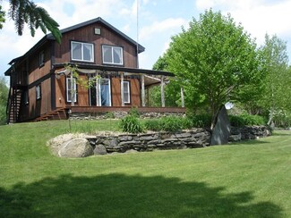 109 Clark Dr, Irasburg, VT 05845