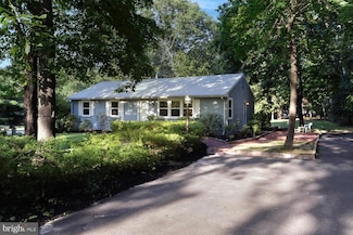 6 Woodside Dr, Tabernacle, NJ 08088