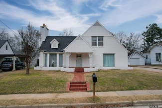 707 Kaufman St S, Mount Vernon, TX 75457