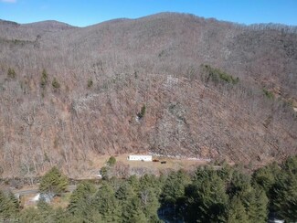 4482 Big Horse Creek Rd, Lansing, NC 28643