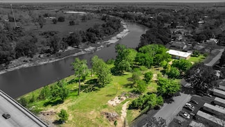 804 Robson St, Columbus, TX 78934