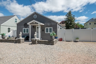 12 Bellaire Dr, Old Saybrook, CT 06475