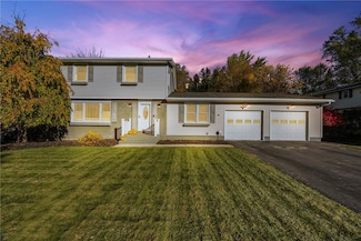 121 Anytrell Dr, Webster, NY 14580