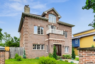 2609 Eisenhower Dr, Des Plaines, IL 60018