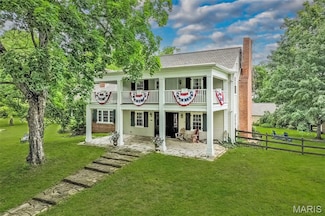 2041 Desloge Estates Dr, Villa Ridge, MO 63089