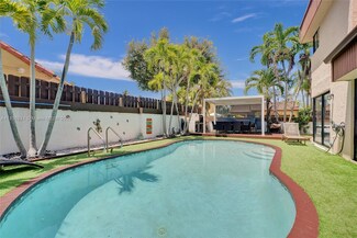 1000 NE 204th Ln Unit D, Miami, FL 33179