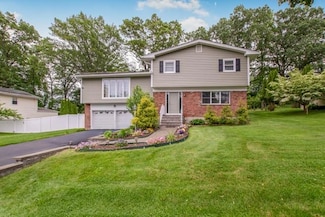 127 Parkview Rd, Elmsford, NY 10523