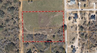 550 Schuettig Rd, Poteet, TX 78065
