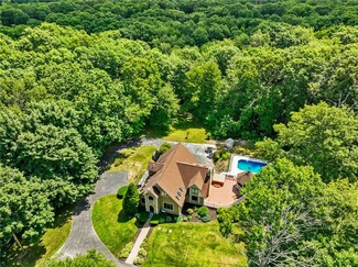 1460 Old Smithfield Rd, North Smithfield, RI 02896