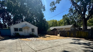 1014 Mcminn Ave, Santa Rosa, CA 95407