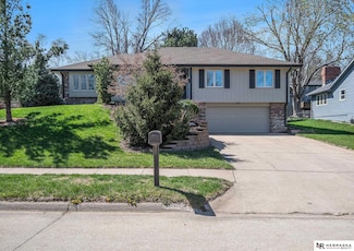 1406 S 136th St, Omaha, NE 68144