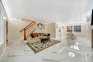 9 Donna Rd, Chelmsford, MA 01824