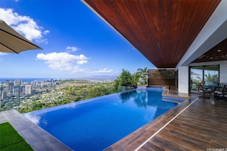 2809 Round Top Dr, Honolulu, HI 96822